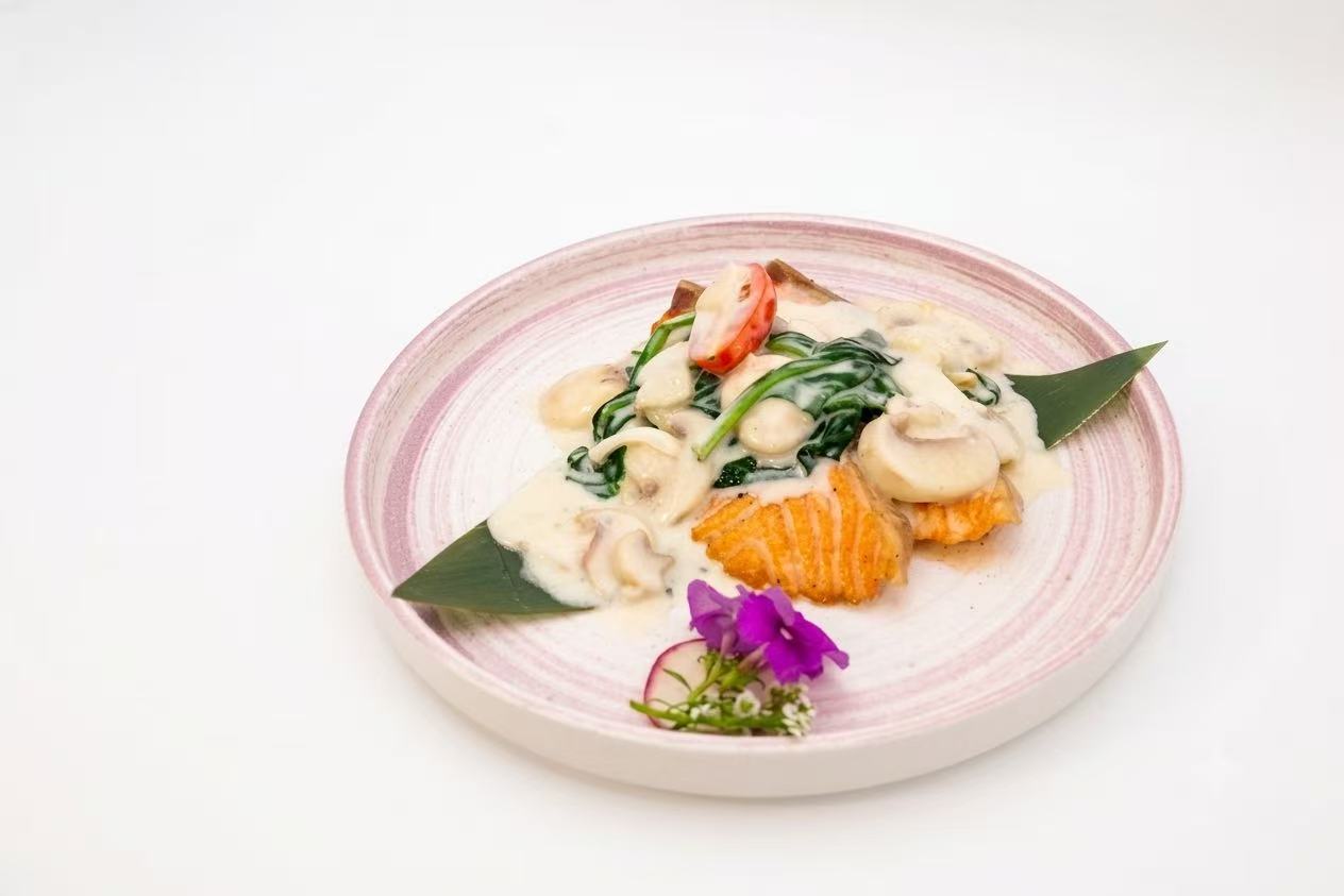 Pan-seared salmon with mushroom cream